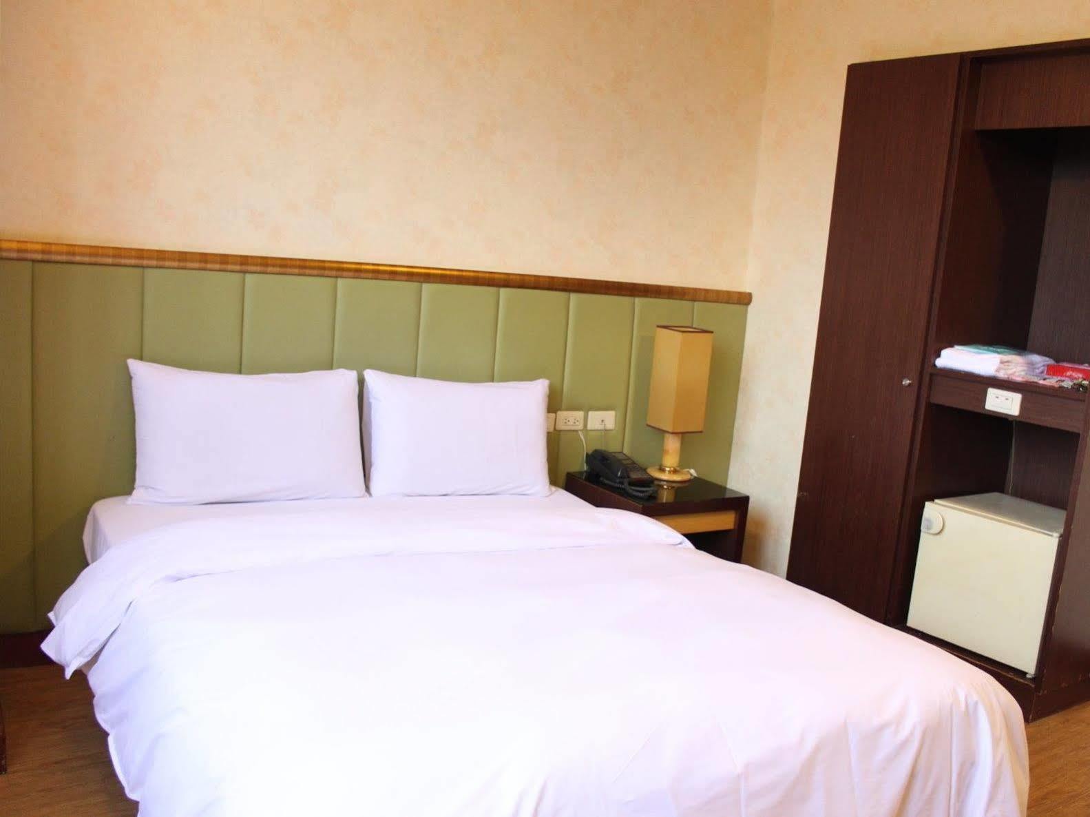 Sunwise Hotel Kaohsiung Bagian luar foto