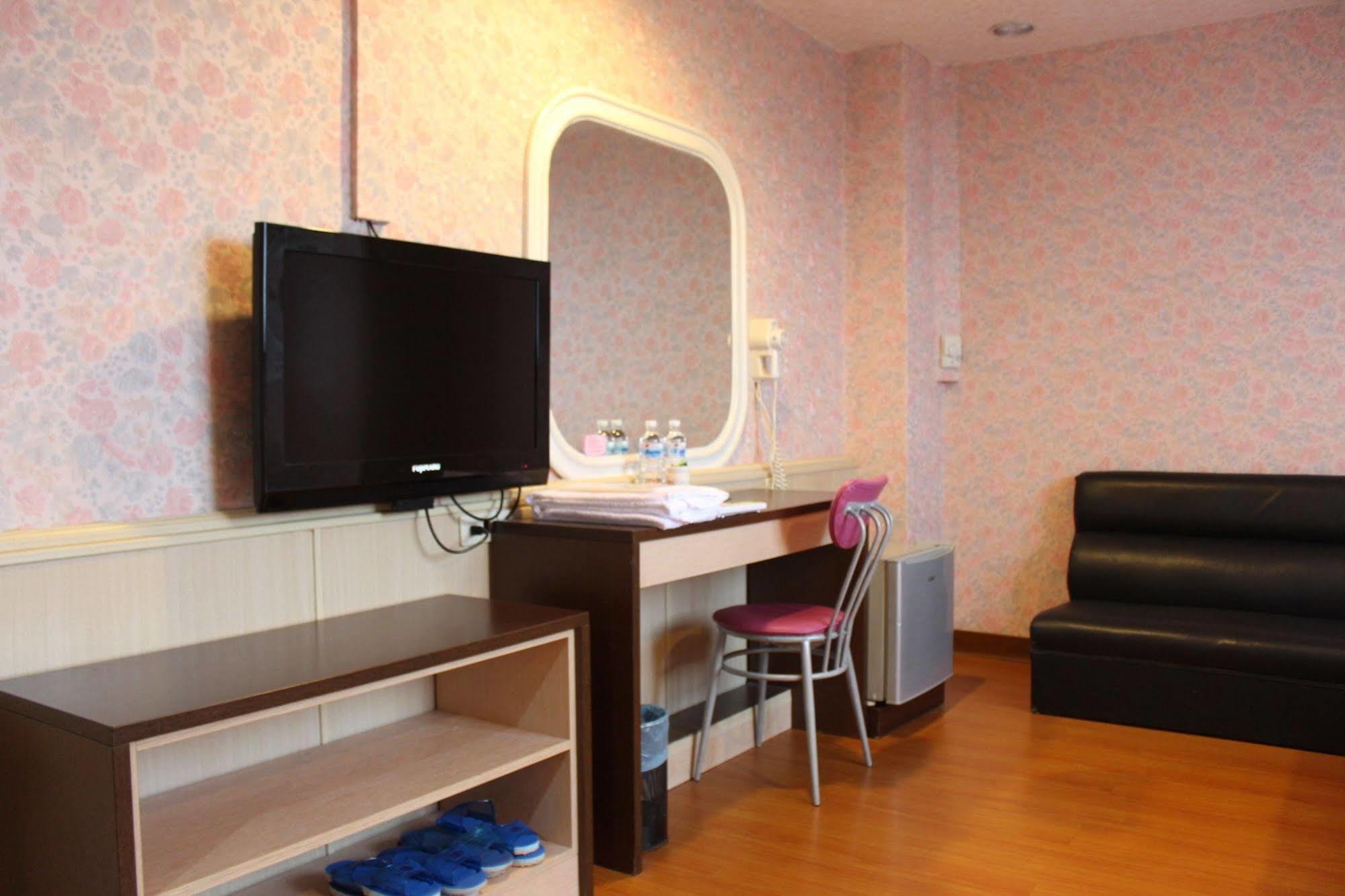 Sunwise Hotel Kaohsiung Bagian luar foto