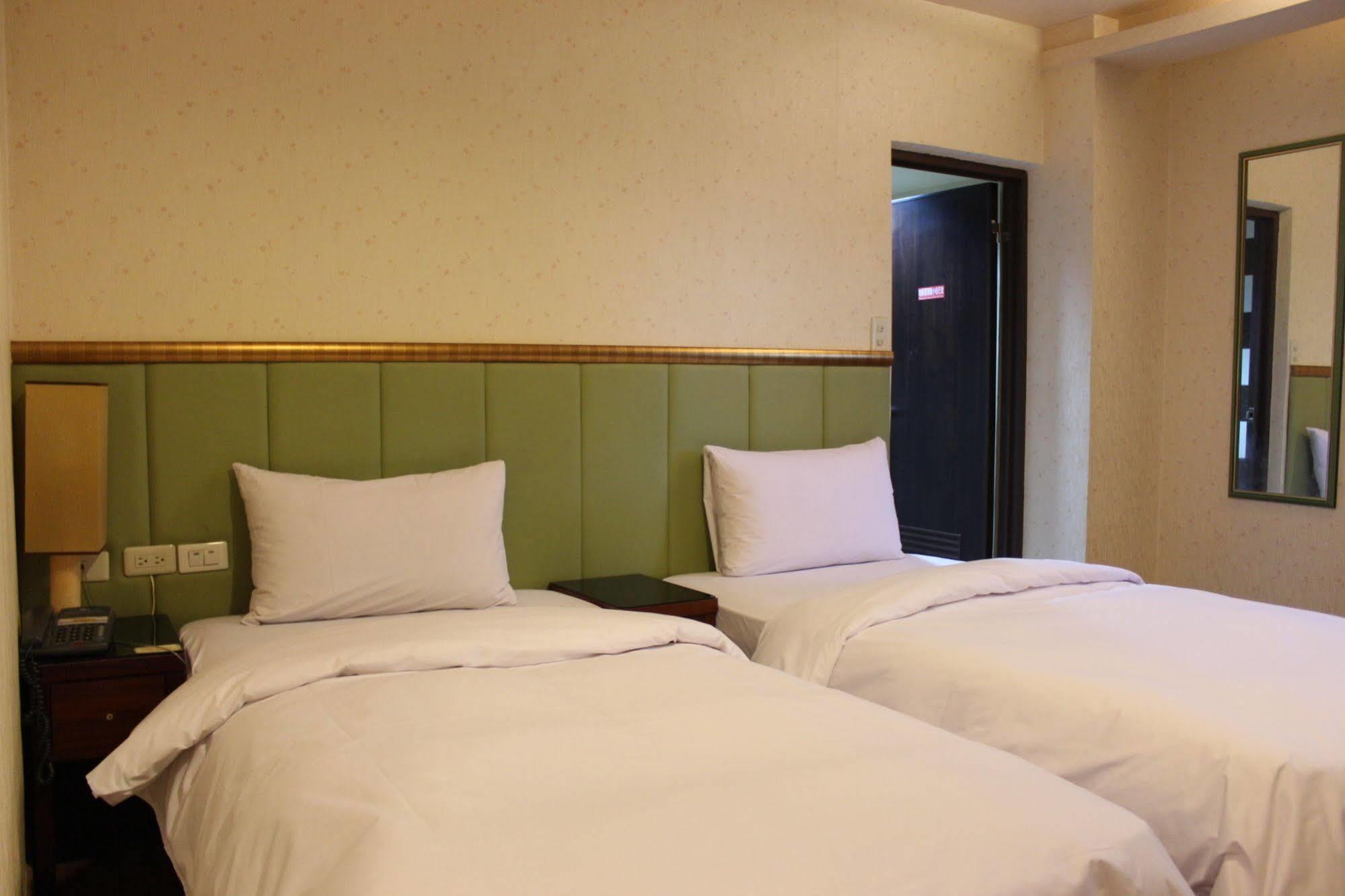 Sunwise Hotel Kaohsiung Bagian luar foto