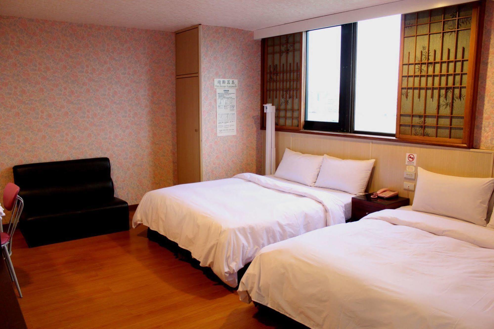 Sunwise Hotel Kaohsiung Bagian luar foto
